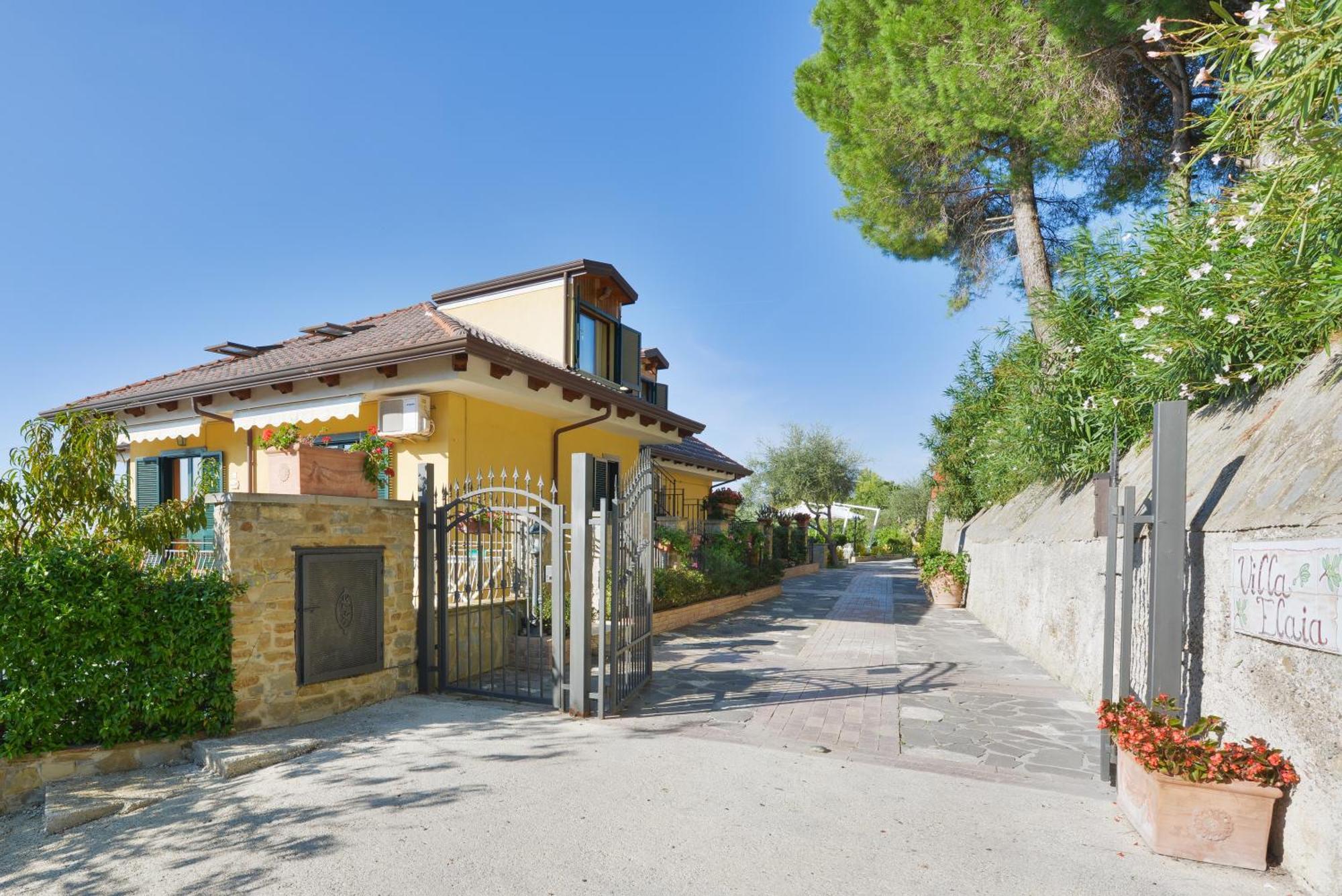 Aparthotel Elaia