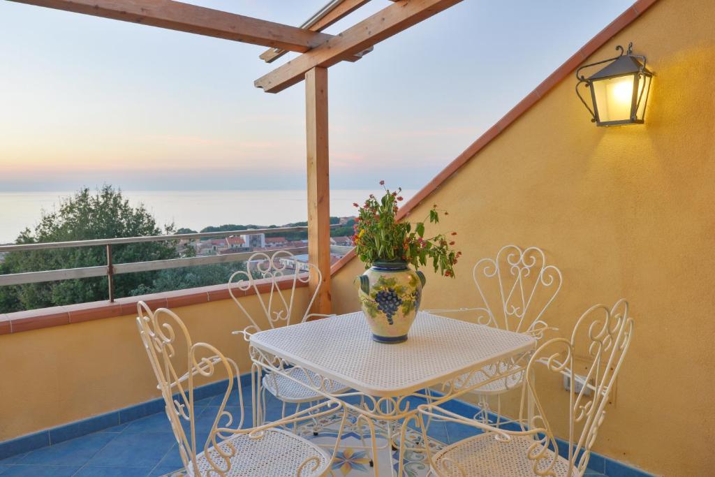 Elaia Aparthotel